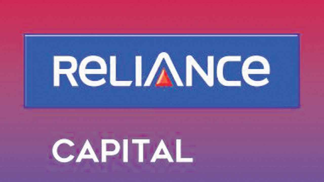 ఆర్‌సీఎల్‌ రుణం విక్రయిస్తున్న ఎల్‌ఐసీ