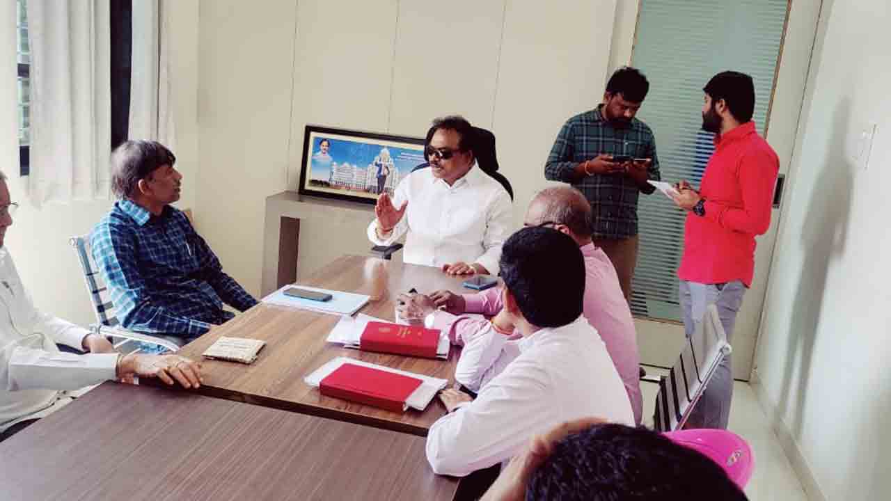 పెండింగ్‌ పనులు పూర్తి చేయాలి