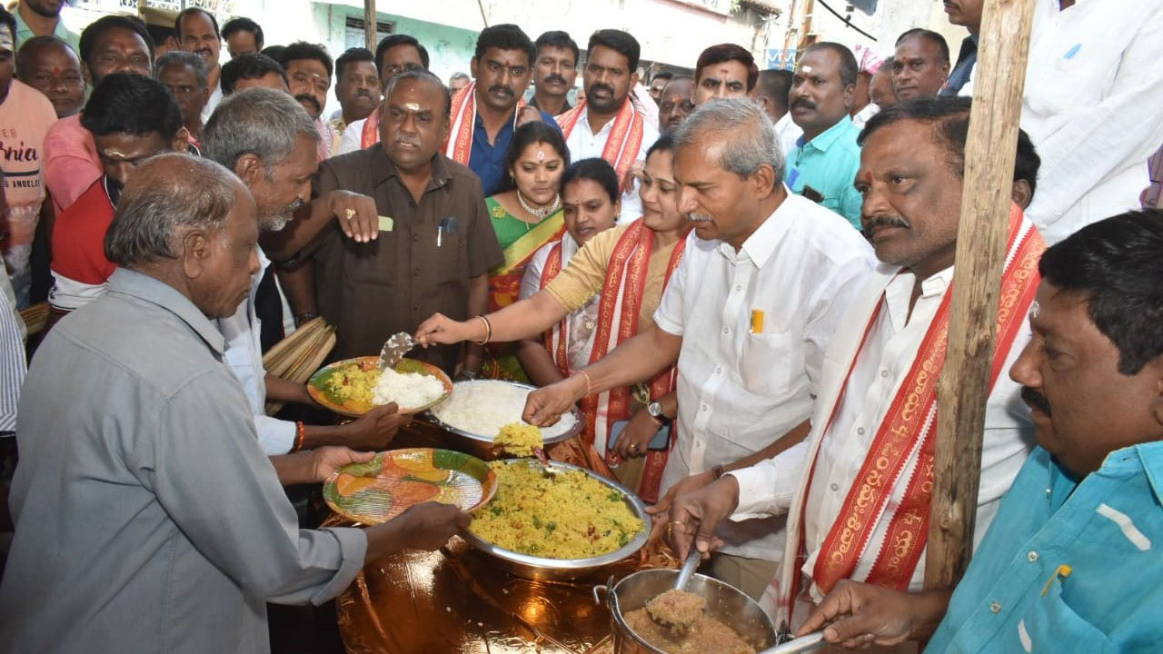 సేవాభావం అభినందనీయం