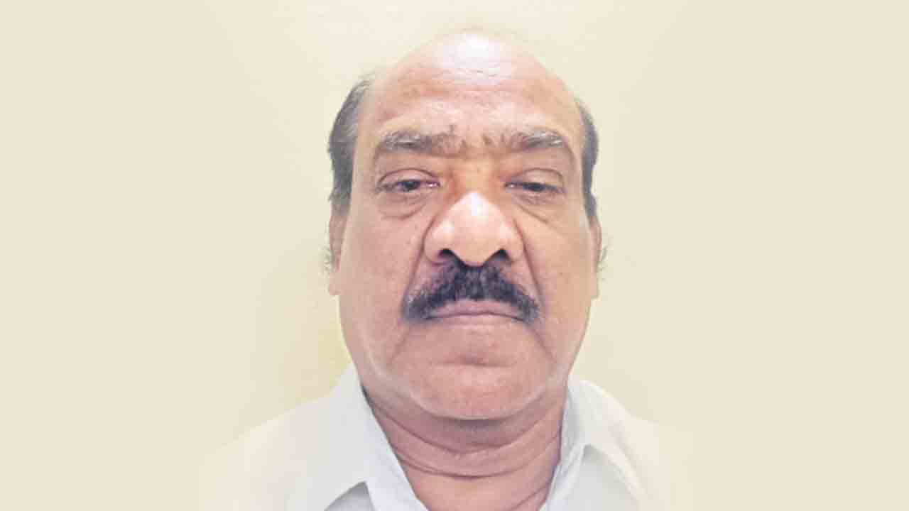 టీచర్‌ ఎమ్మెల్సీ అభ్యర్థిగా డాక్టర్‌ ఎస్‌ రవీందర్‌