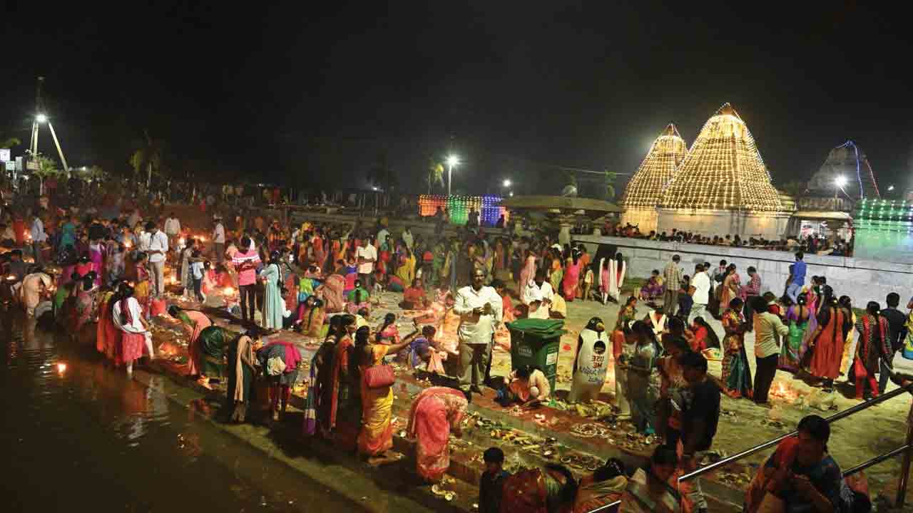 కార్తికం కమనీయం