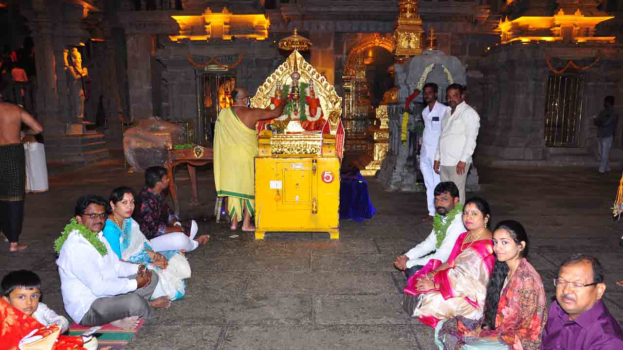 యాదాద్రీశుడికి నిత్యోత్సవాలు