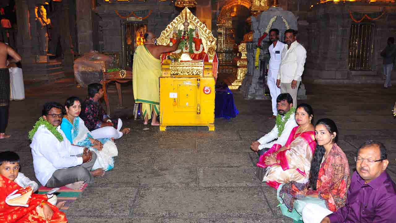 యాదాద్రీశుడికి నిత్యోత్సవాలు