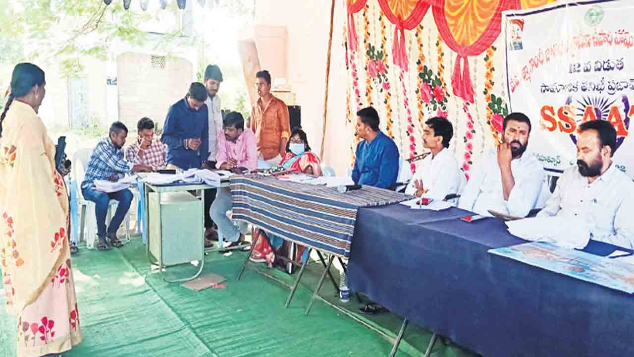 ఉపాధి పనుల్లో అవినీతి