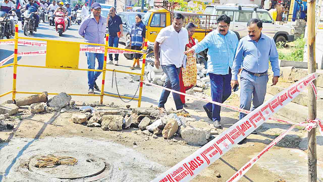 సేఫ్టీ ప్రొటోకాల్‌ నిబంధనలు పాటించాలి