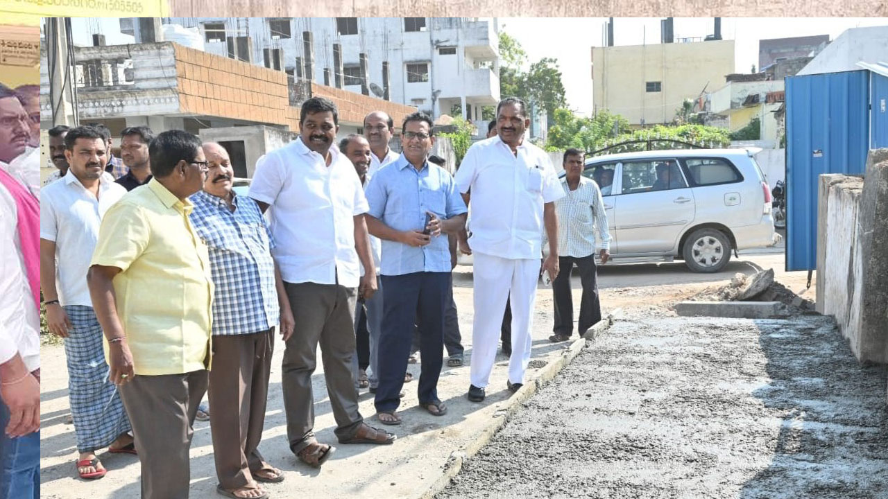 అభివృద్ధి పనులకు ప్రజలు సహకరించాలి