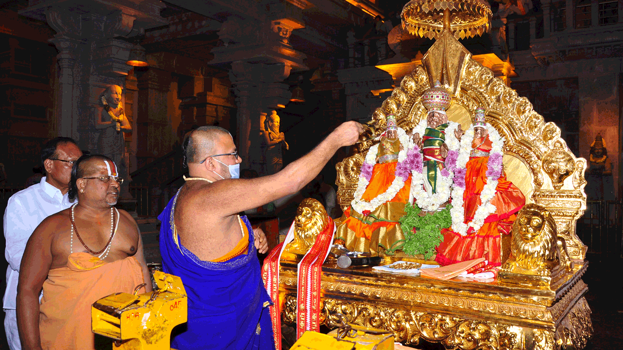 యాదాద్రిలో స్వాతి నక్షత్ర పూజలు