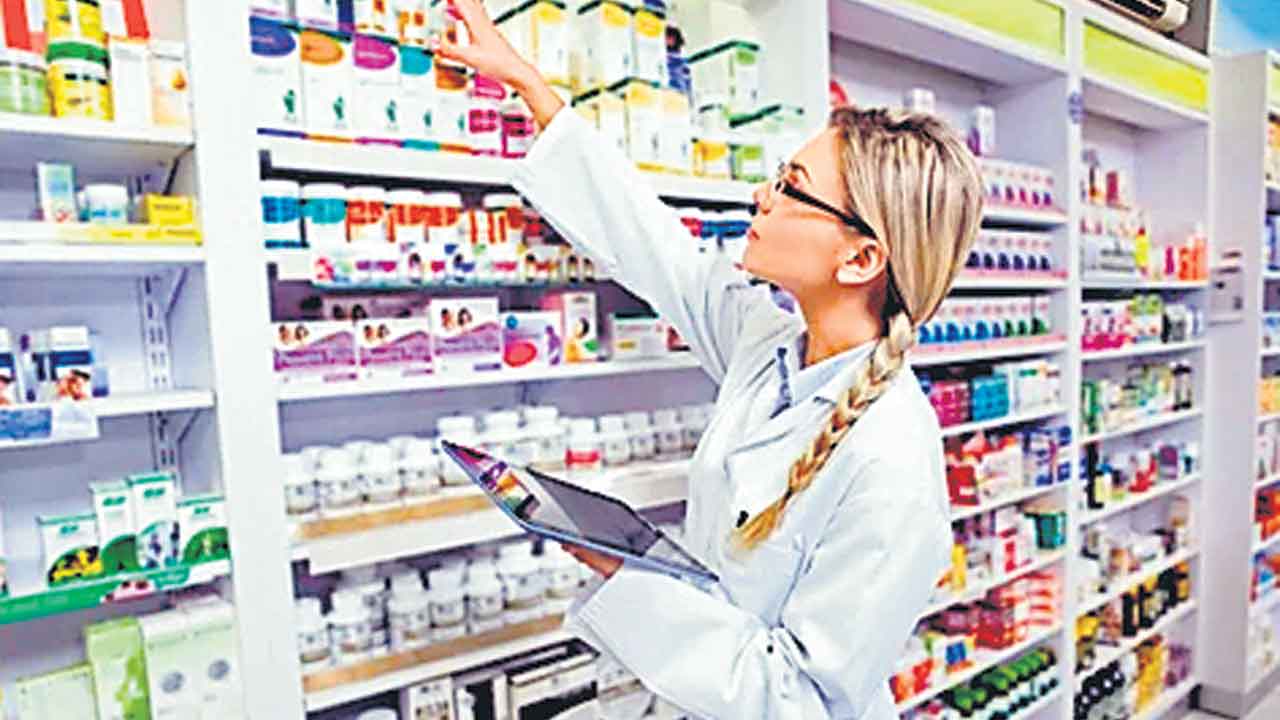 ఫార్మసీ కోర్సులకు ఫుల్‌ డిమాండ్‌