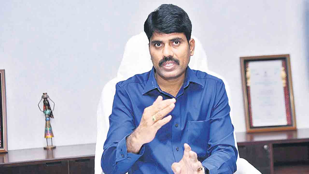 అటవీ సంబంధిత ఫిర్యాదులపై తక్షణమే స్పందించాలి