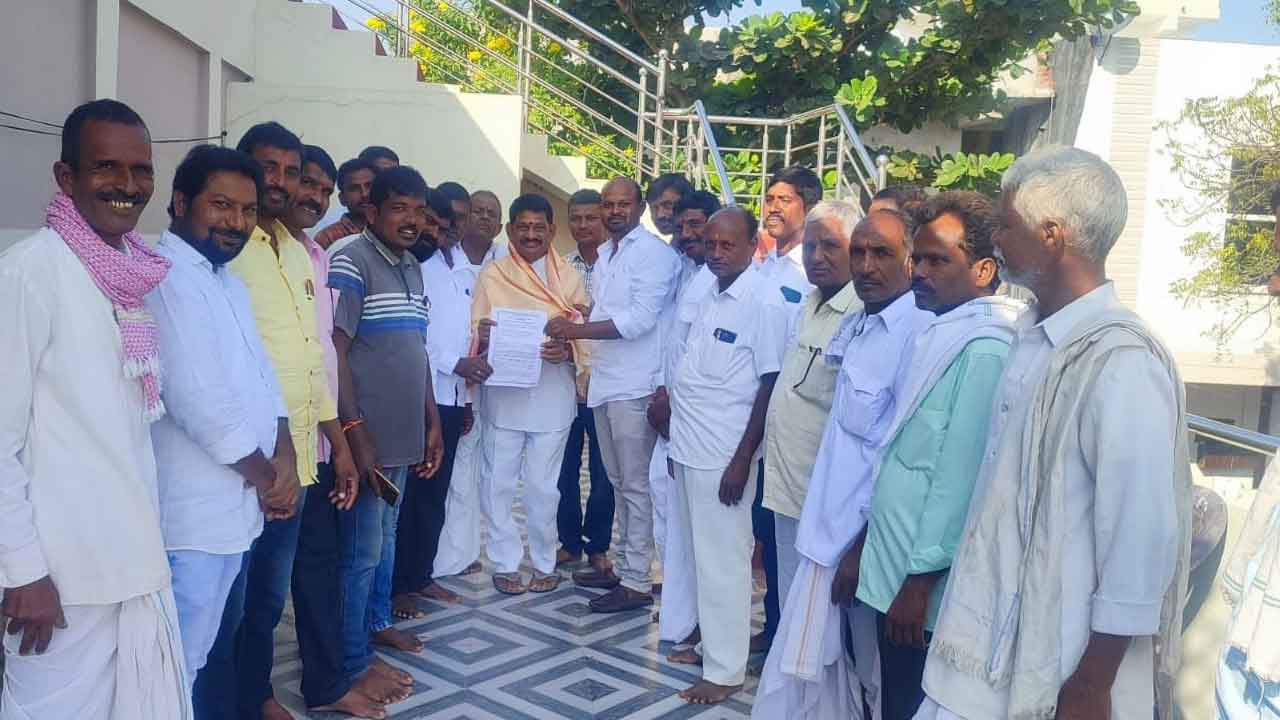 ఆలయాల అభివృద్ధికి రూ. 18 లక్షలు