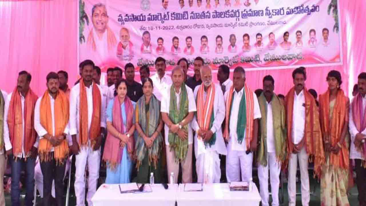 రైతులకు, ప్రభుత్వానికి వారధిగా ఉండాలి