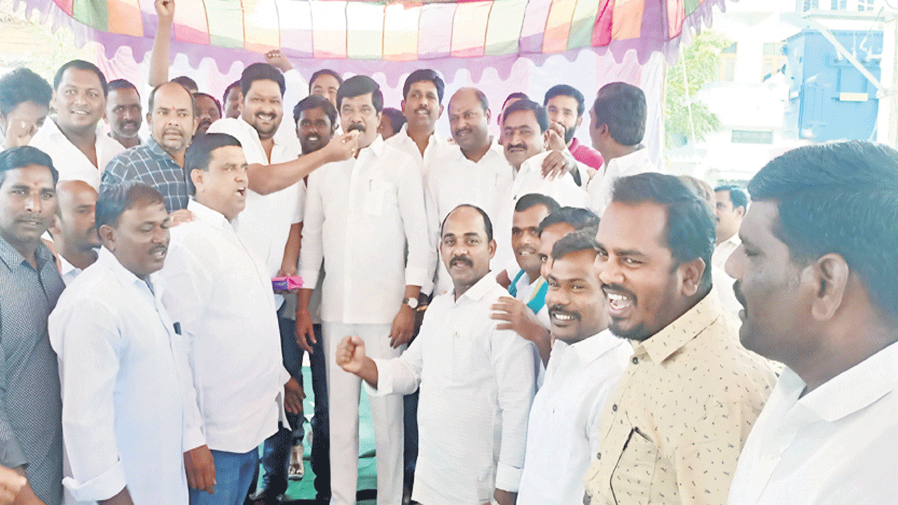 ప్రజలు ధర్మం వైపు నిలబడ్డారు