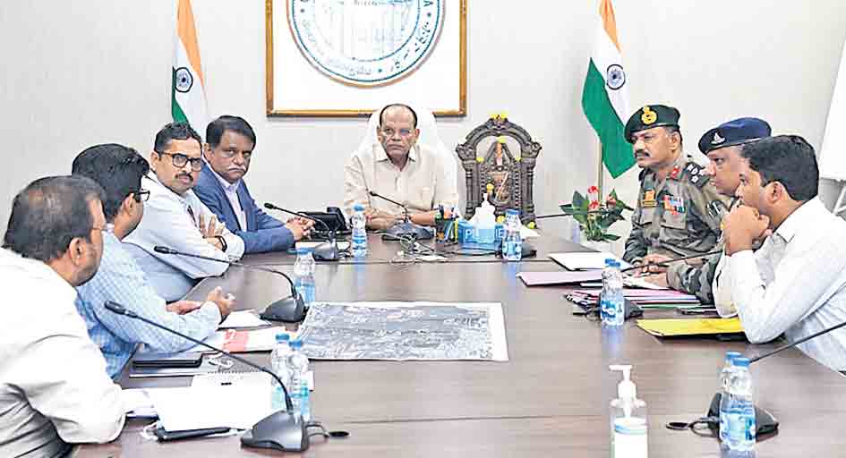 చెక్‌డ్యామ్‌ తొలగించి పైపులైన్‌ వేయండి