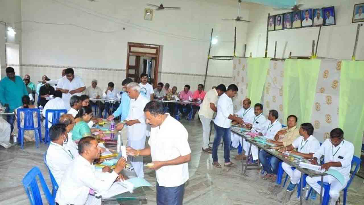 ప్రశాంతంగా చాంబర్‌ ఆఫ్‌ కామర్స్‌ ఎన్నికలు