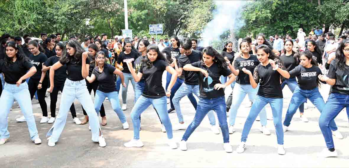 ప్రజలకు మెరుగైన వైద్య సేవలు అందించాలి