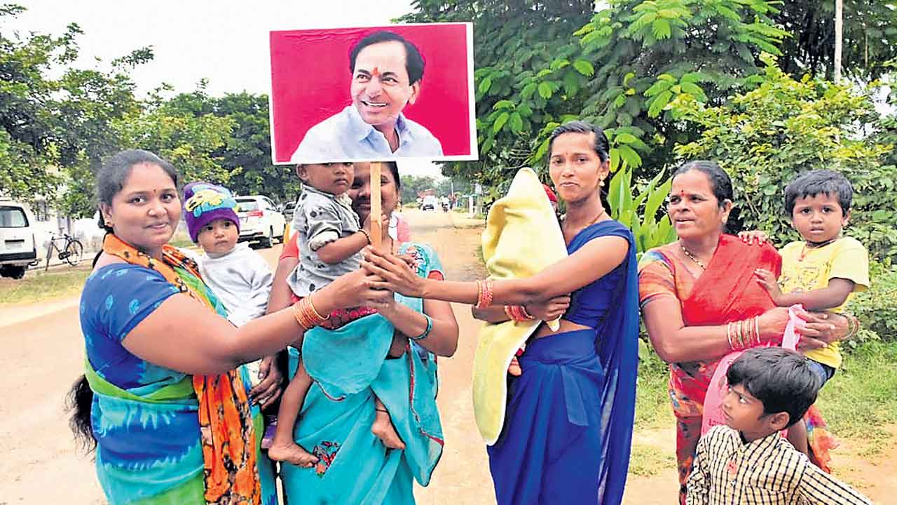 మునుగోడు వార్‌ వన్‌ సైడే.. ఎక్కడ చూసినా సారు.. కారు.. ముచ్చటే