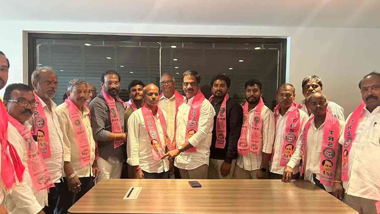 టీఆర్‌ఎస్‌లోకి వలసలు