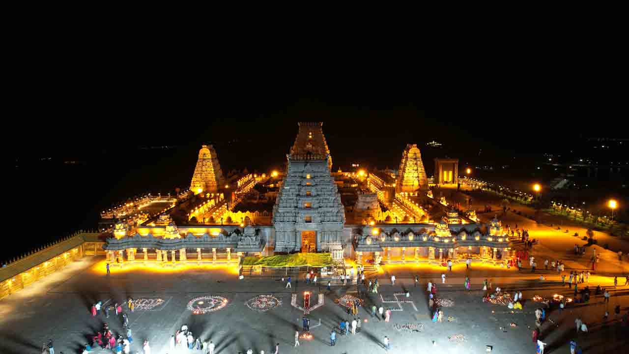 కొలిచిన వారికి కొంగు బంగారమై!