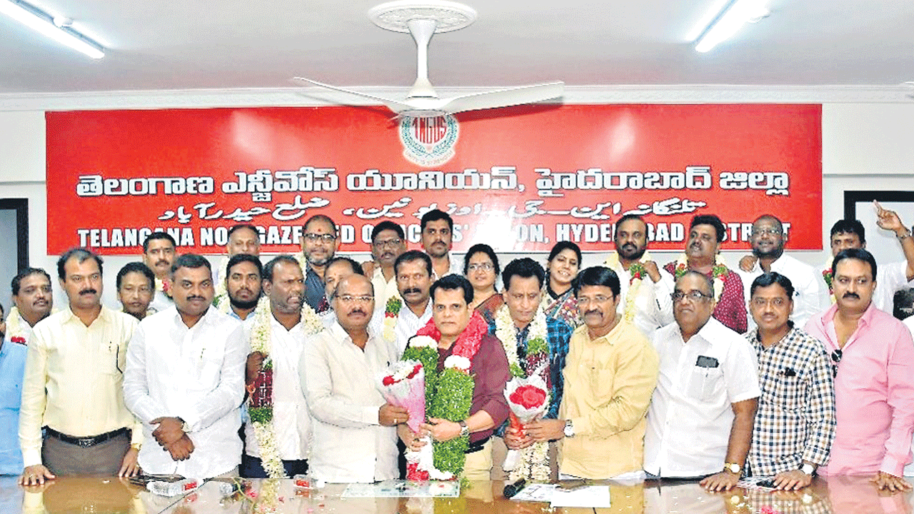 టీఎన్జీవో హైదరాబాద్‌ అధ్యక్షుడిగా ముజీబ్‌