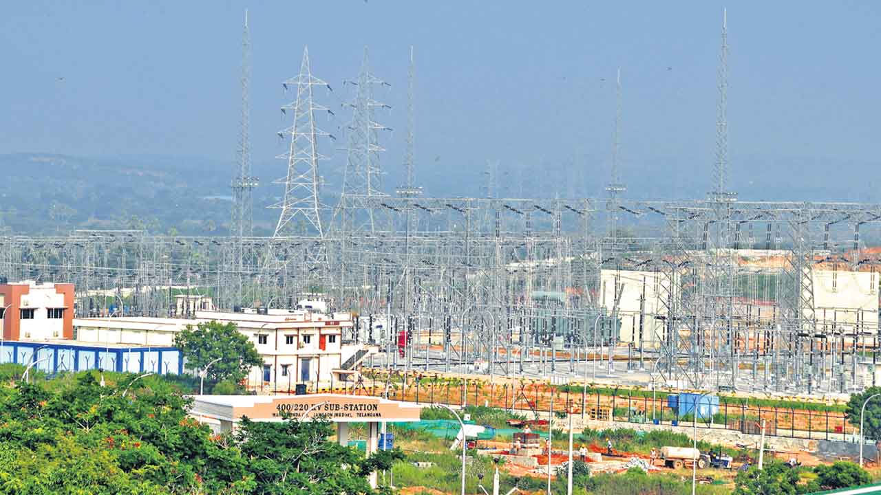 ప్రైవేటుకు 400 కేవీ లైన్లు.. సబ్‌స్టేషన్లు!