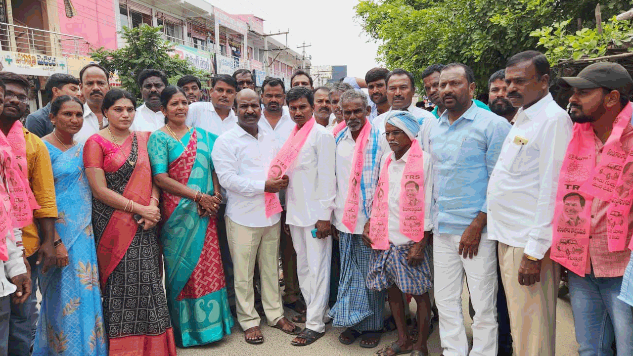 టీఆర్‌ఎస్‌లో చేరికల జోరు