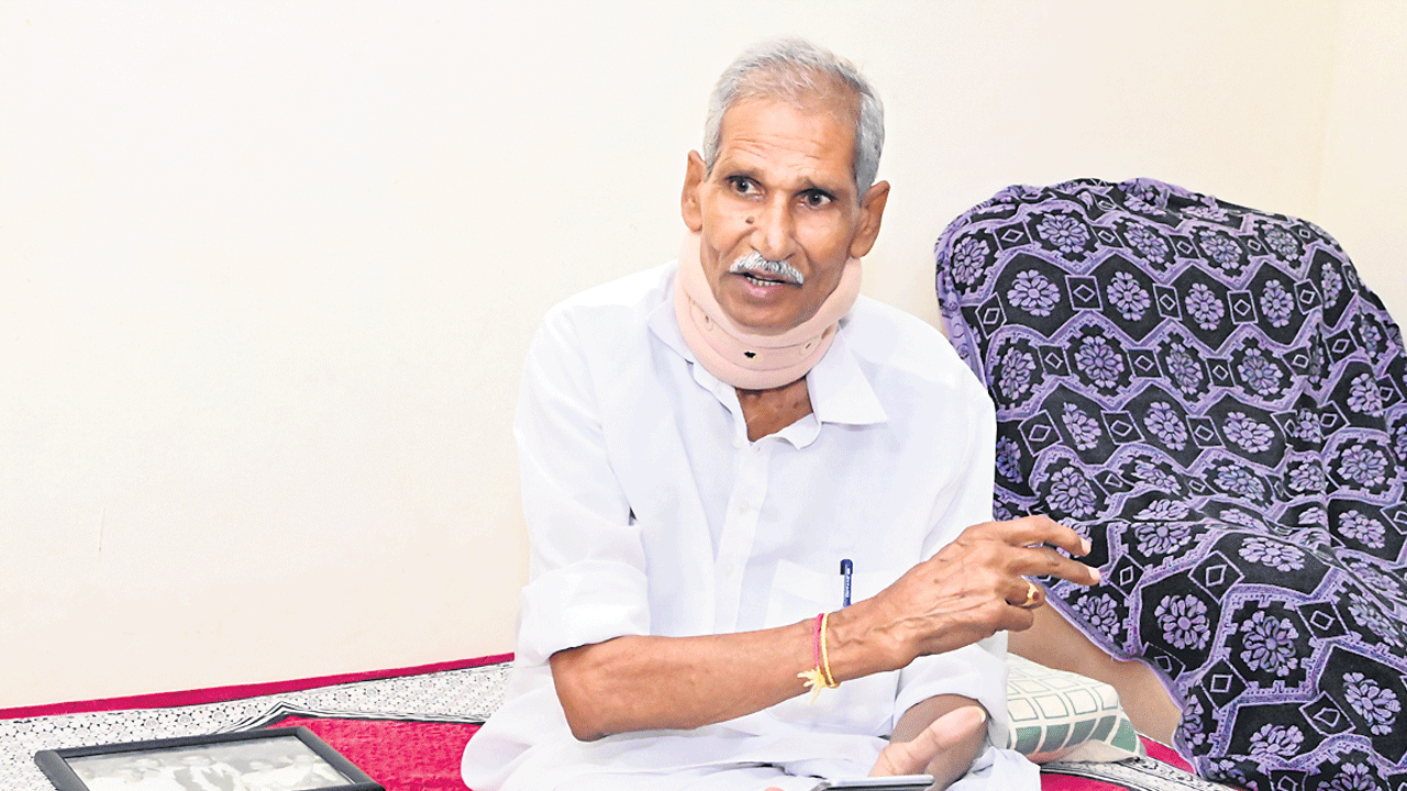 నీళ్లు ఇచ్చినోళ్లతోనే నేను!