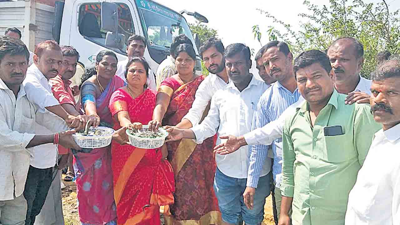 మత్స్యకారులకు ప్రభుత్వం ప్రోత్సాహం