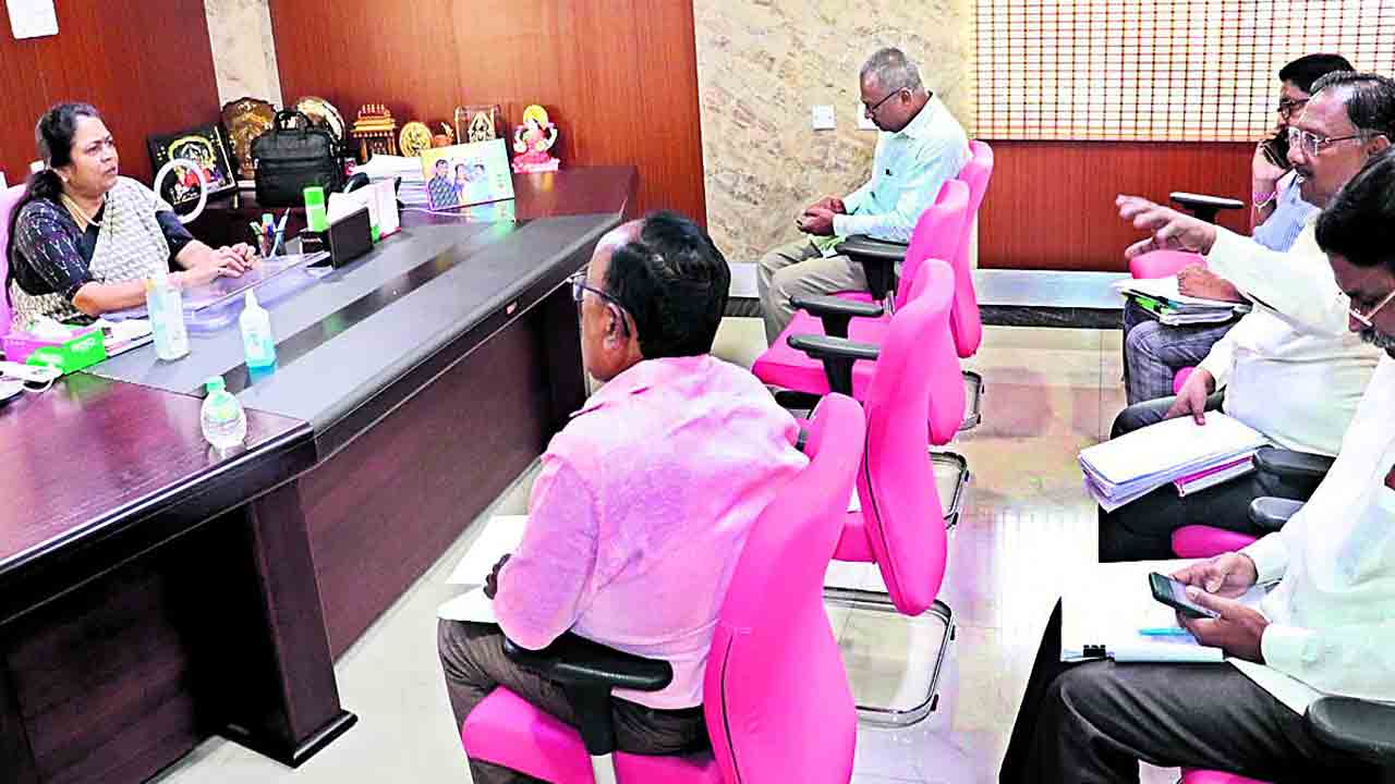 నగరబాట పనులు పూర్తిచేయాలి