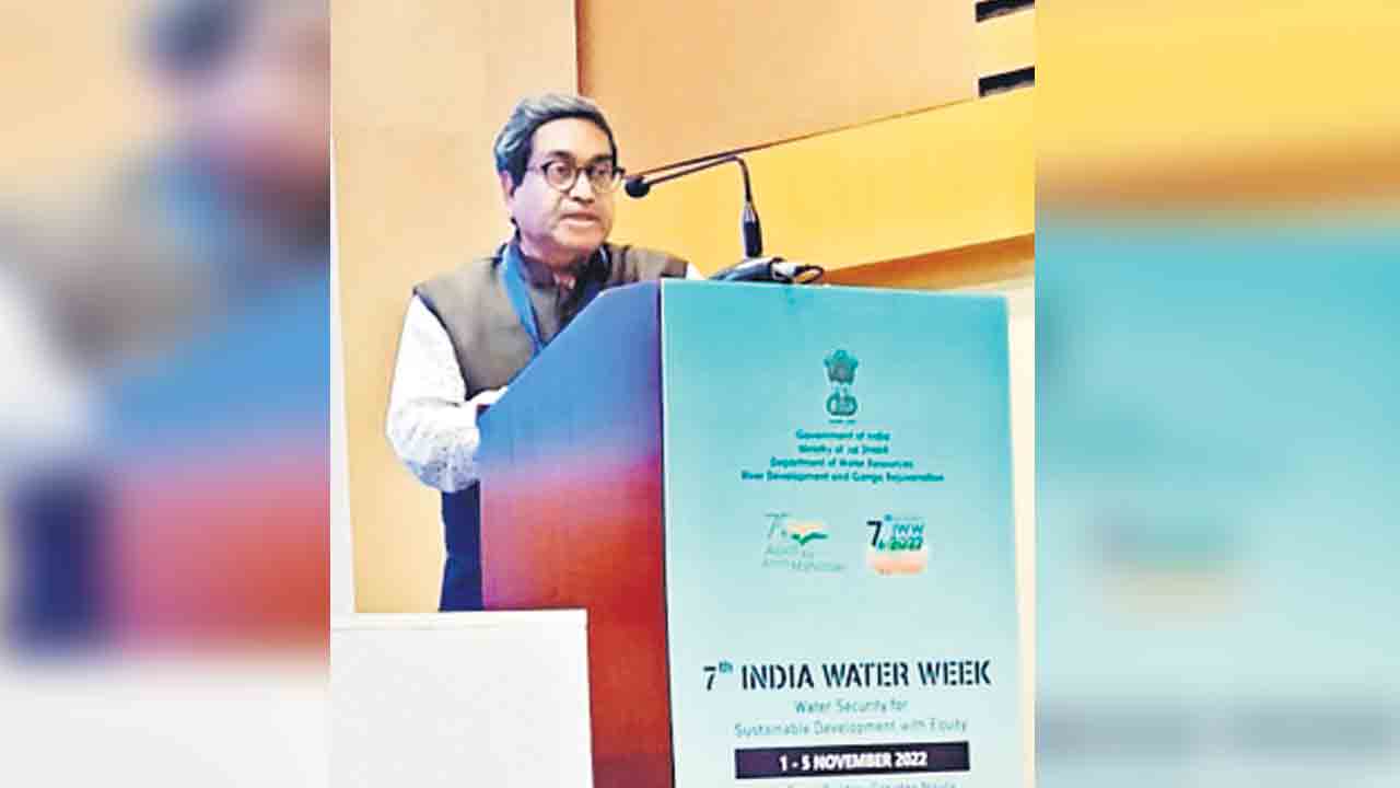 కృష్ణా జలాల్లో 40% బేసిన్‌ అవతలికే!