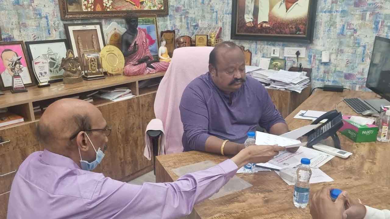 సీఎం కేసీఆర్‌ ఆదేశాలతో సజావుగా ధాన్యం కొనుగోళ్లు : మంత్రి గంగుల