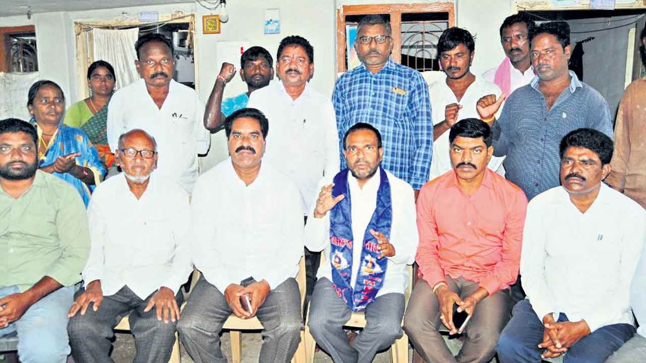 వర్గీకరణ పేరుతో బీజేపీ నయవంచన