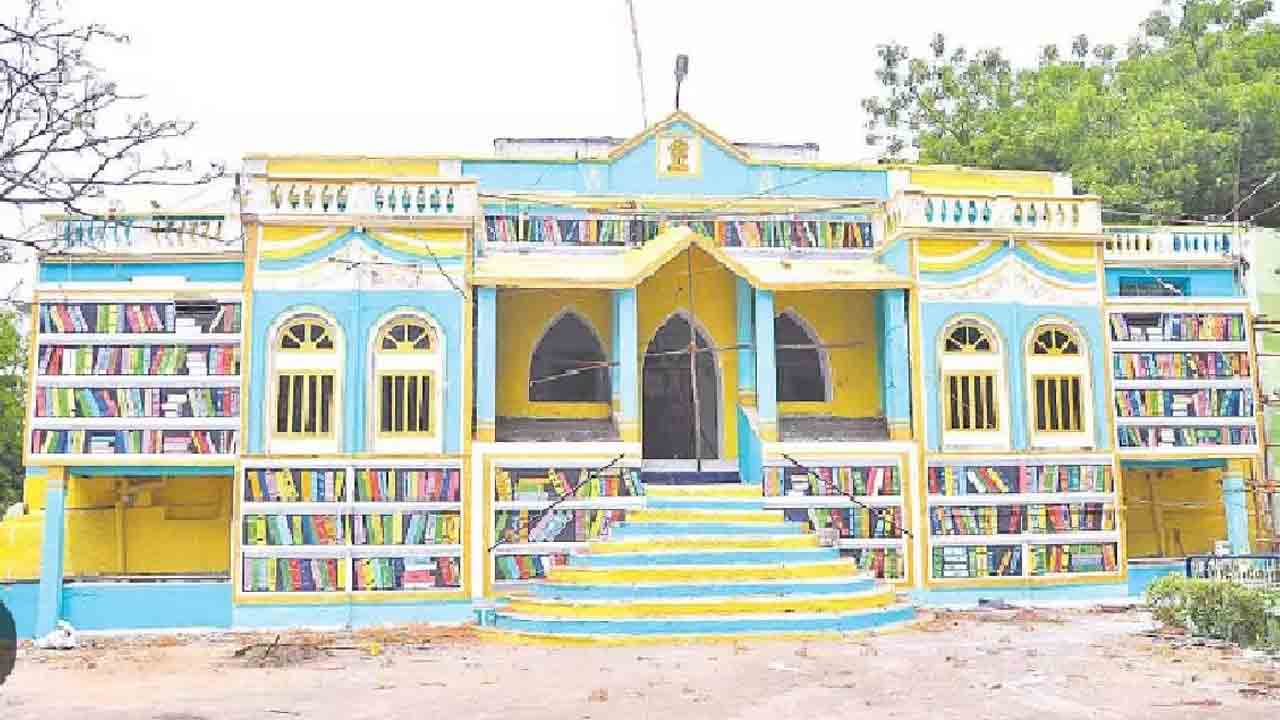 పుస్తకం.. హస్తభూషణం