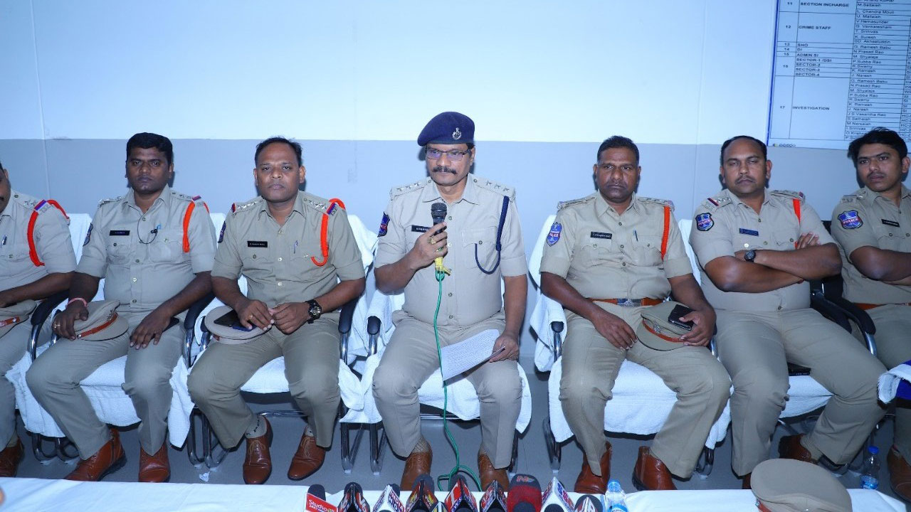 గుప్త నిధుల పేరిట మోసగిస్తున్న ముఠా అరెస్ట్‌