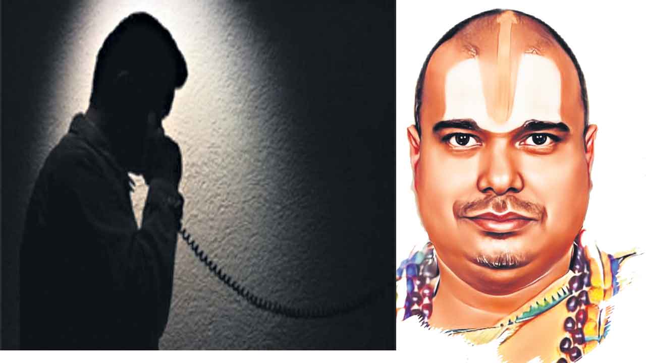 సింహయాజికి టికెట్‌ బుక్‌ చేసింది బండి బంధువే!