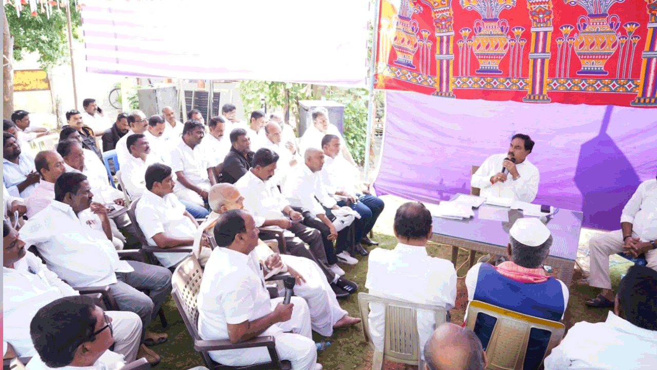 నిత్యం ప్రజల్లోనే ఉండాలి