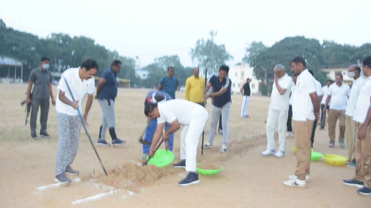 కలిసికట్టుగా.. పోర్ట్‌వాల్‌ నిర్మాణం