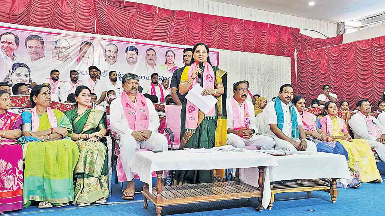 ఉత్తచేతులతో వచ్చిన మోదీ