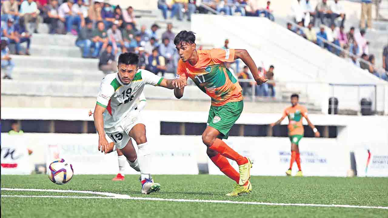 శ్రీనిధి ఎఫ్‌సీ అదుర్స్‌