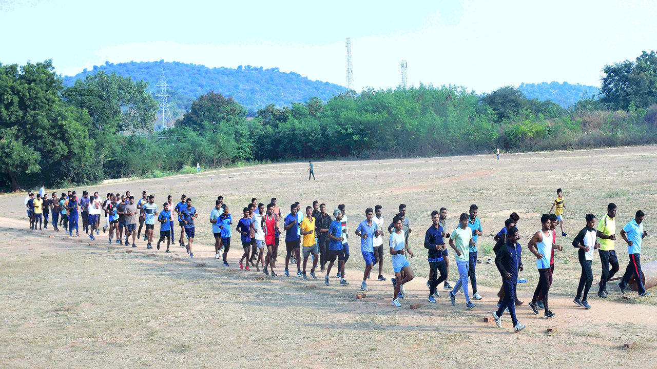 పోలీస్‌ ఈవెంట్స్‌కు సిద్ధమవుతున్న అభ్యర్థులు