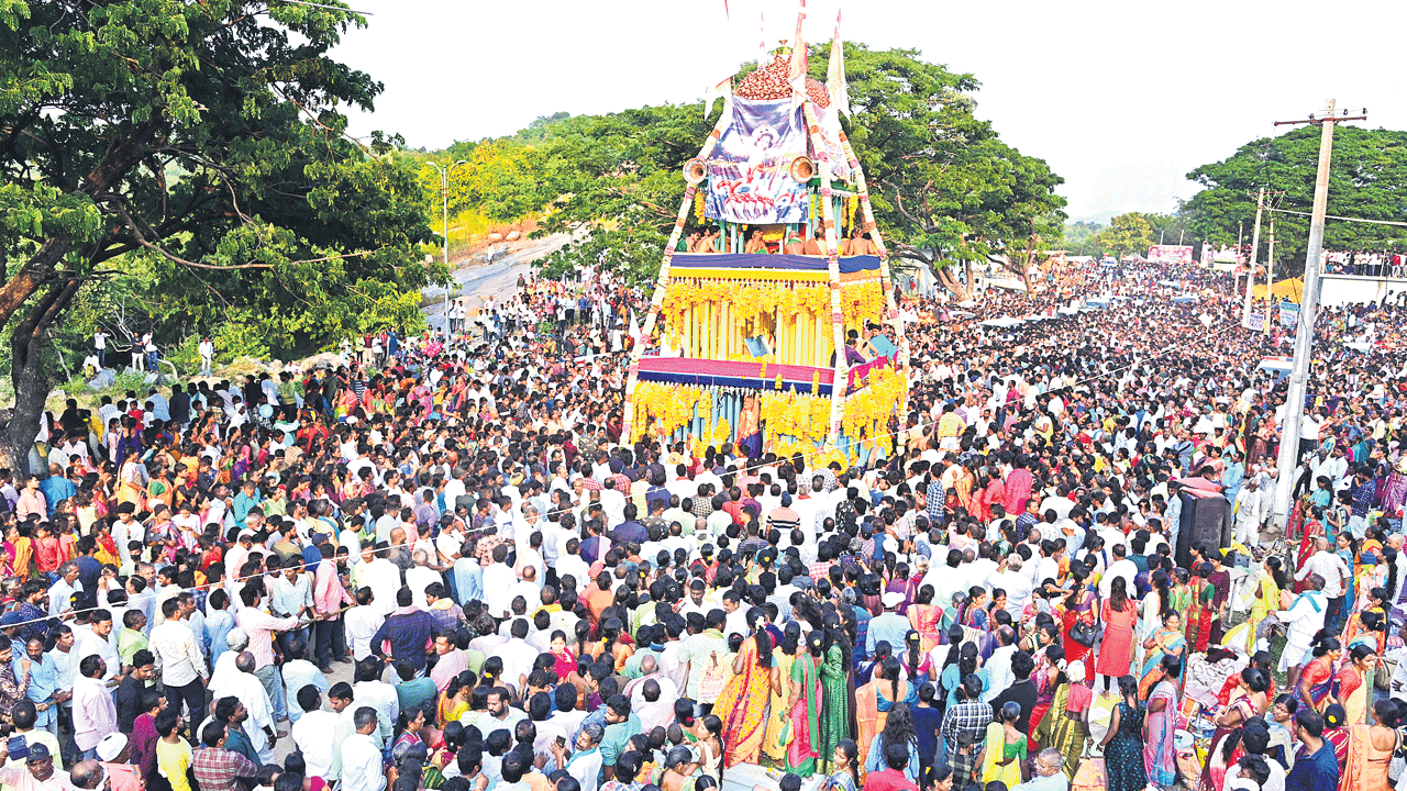 గోవింద నామస్మరణతో మార్మోగిన నింబాచలం