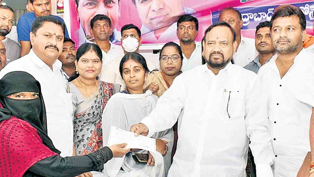 పేదల ఇండ్లల్లో..కళ్యాణలక్ష్మి కాంతులు