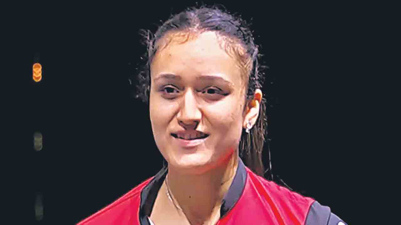 మనిక కాంస్య మెరుపులు