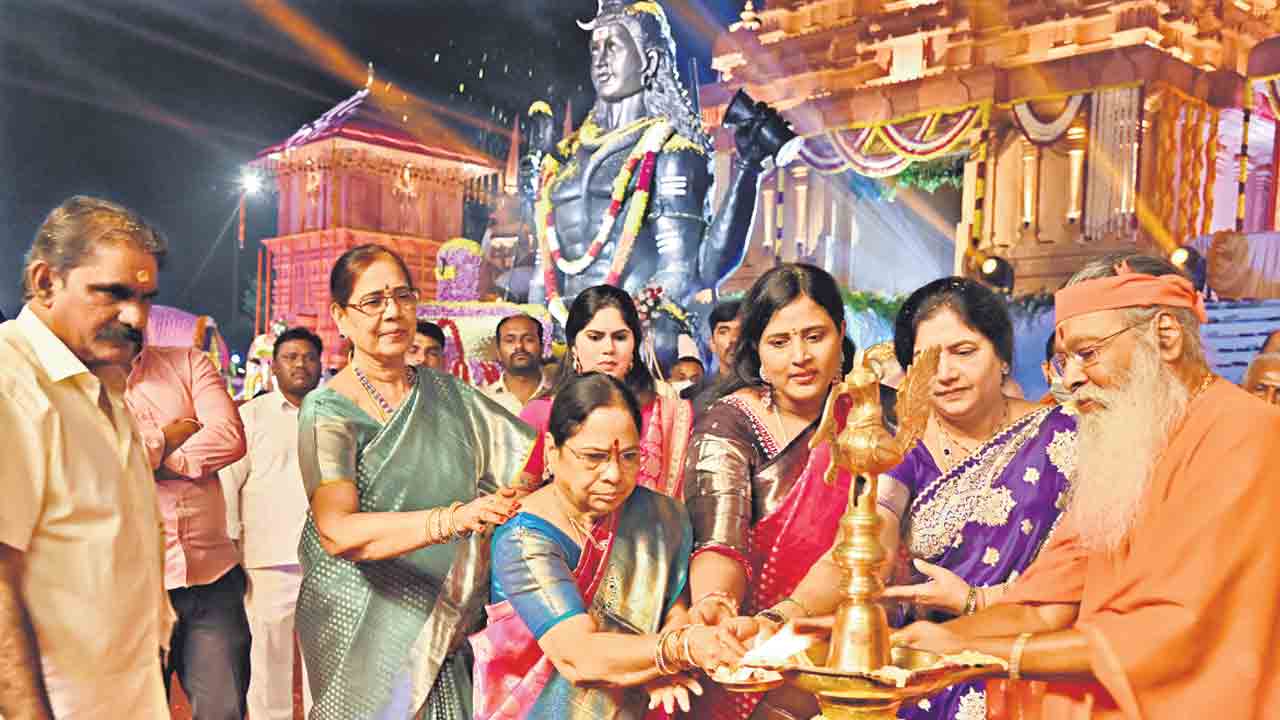 కోటి కాంతుల దీపోత్సవం