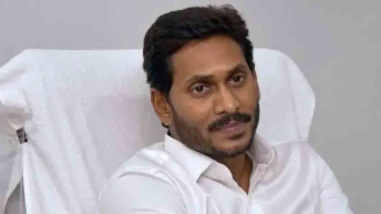 మోదీని ప్రాధేయపడేలా జగన్‌ తీరు