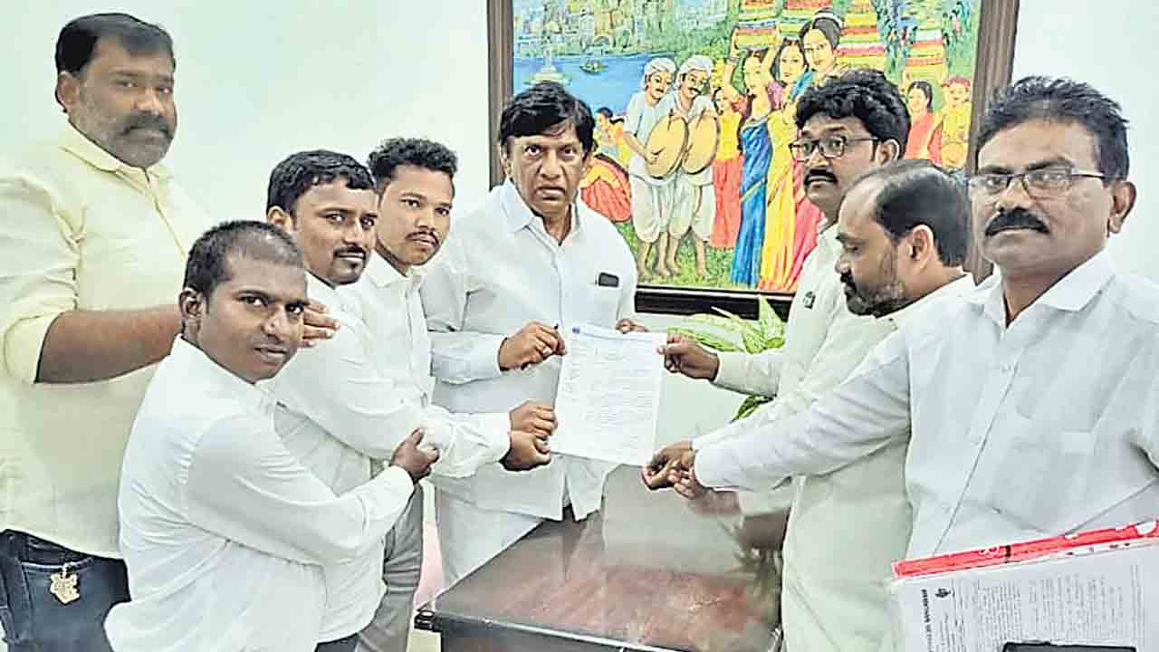 రాజ్యాంగ స్ఫూర్తిని కాపాడుకోవాలి