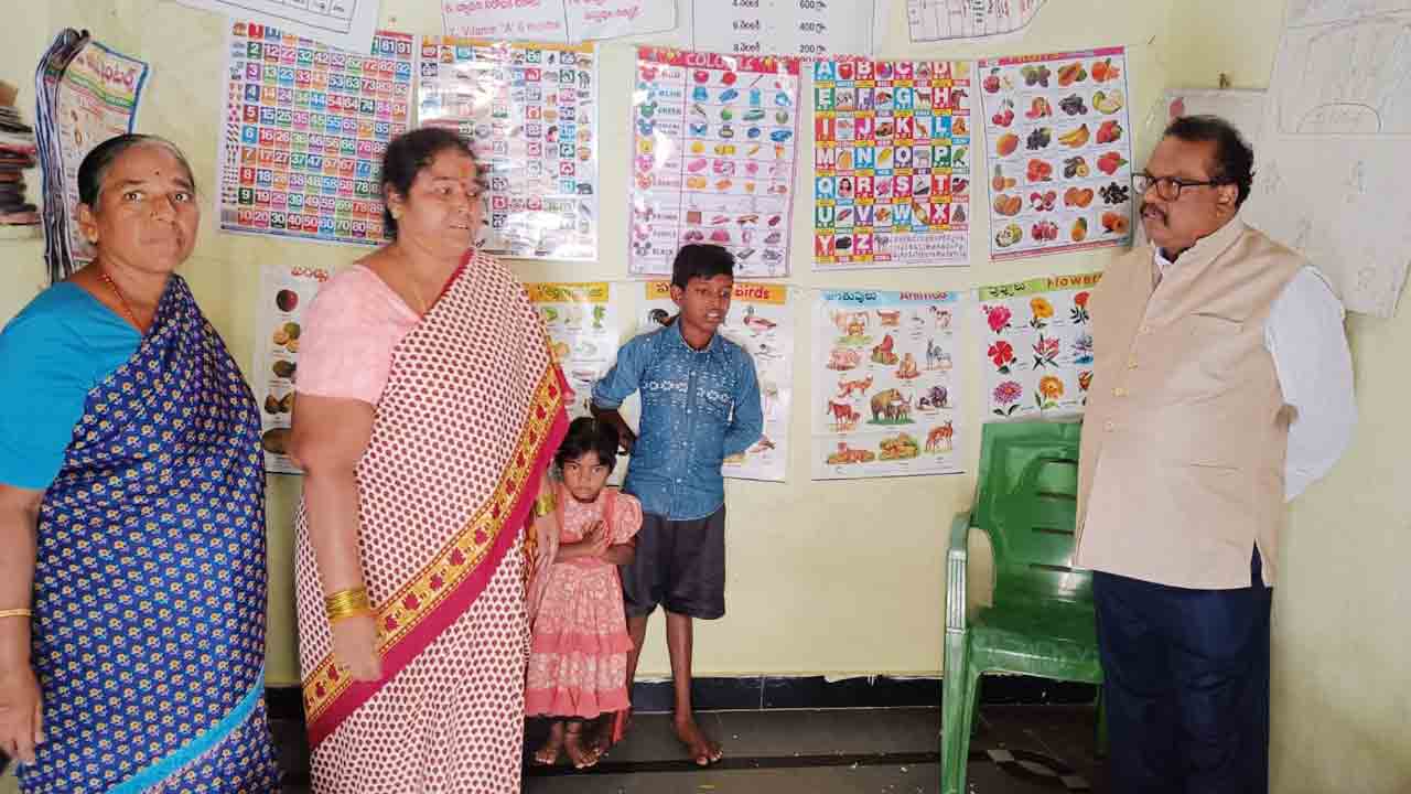 పిల్లలపై ప్రత్యేక శ్రద్ధ తీసుకోవాలి