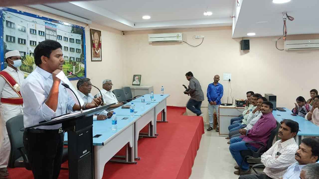 మూడు నియోజకవర్గాల్లో 7,00,490 మంది ఓటర్లు