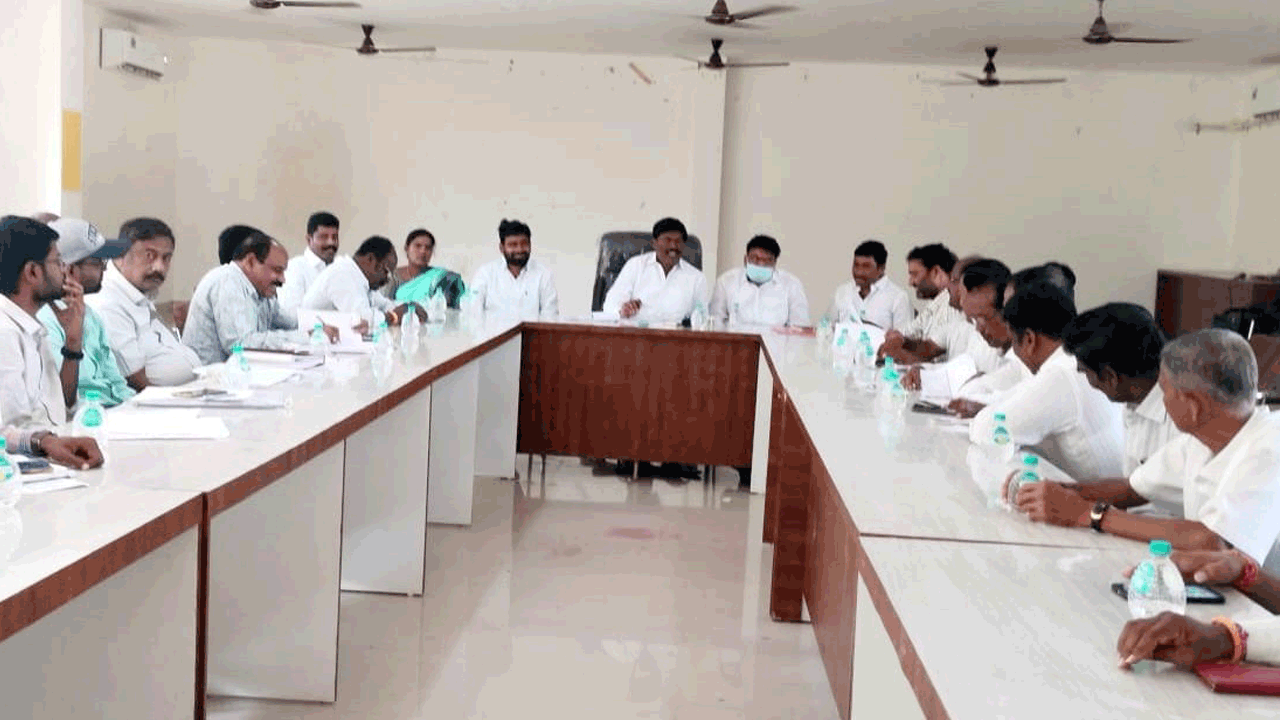 మారుమూల పల్లెల్లో రోడ్ల నిర్మాణానికి కృషి