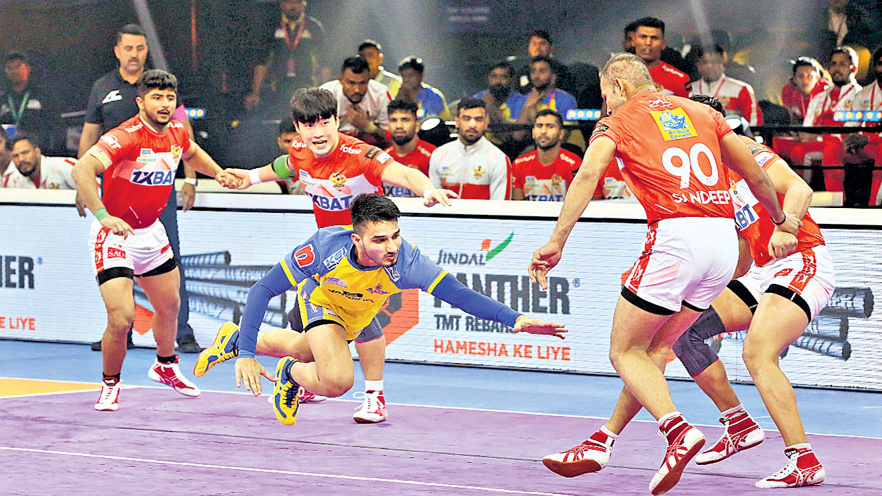 ఉత్కంఠ పోరులో బుల్స్‌ జోరు