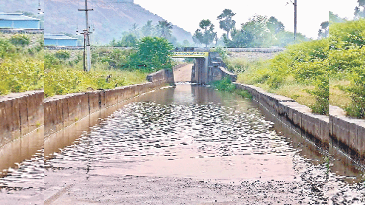 అండర్‌ పాస్‌ల వద్ద ప్రమాద ఘంటికలు